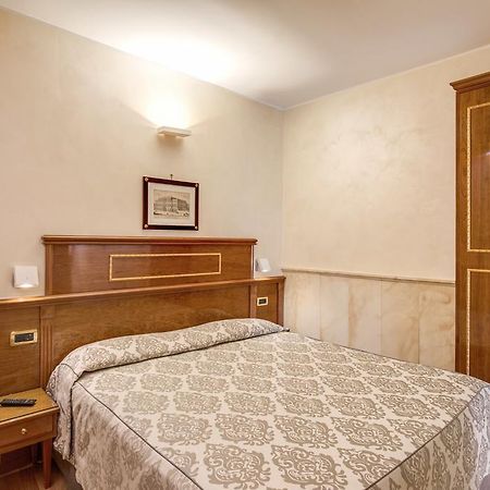Pantheon Rooms Rome Exterior photo